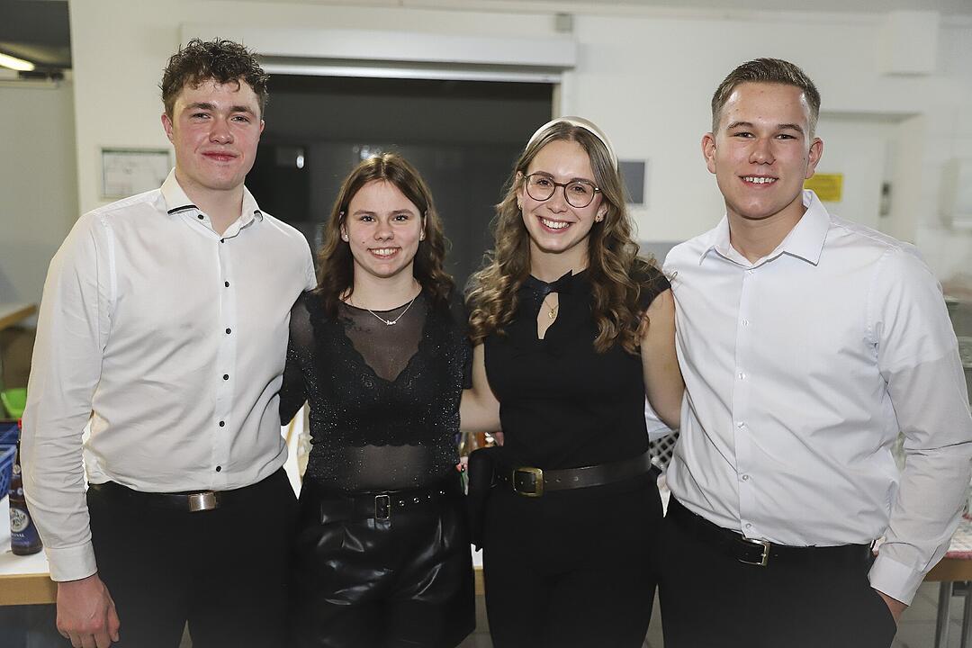 Es wurde in das Jahr 2025 gefeiert.