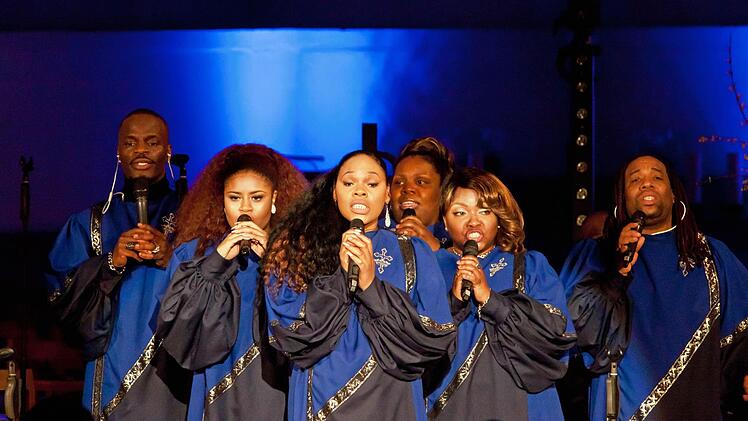 Gefeiertes Gastspiel: "The Best of Black Gospel" in der Heilig-Kreuz-Kirche Coburg.Foto: Jochen Berger