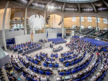 Blick in den Plenarsaal des Deutschen Bundestages (Aufnahme vom November 2017)  Foto: Michael Kappeler/dpa