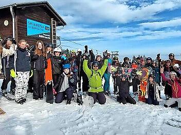 Drei Tagen Wintersport am Silbersattel genossen diese Kulmbacher Realsch&uuml;ler.