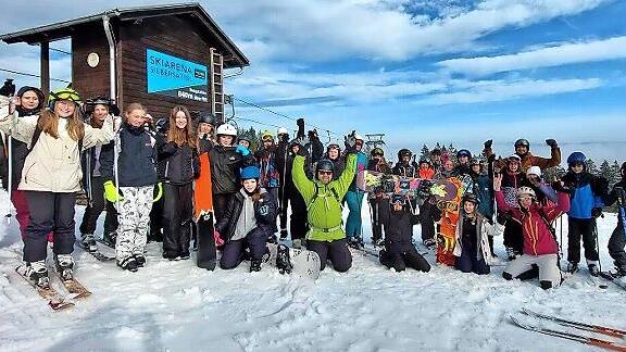 Drei Tagen Wintersport am Silbersattel genossen diese Kulmbacher Realsch&uuml;ler.
