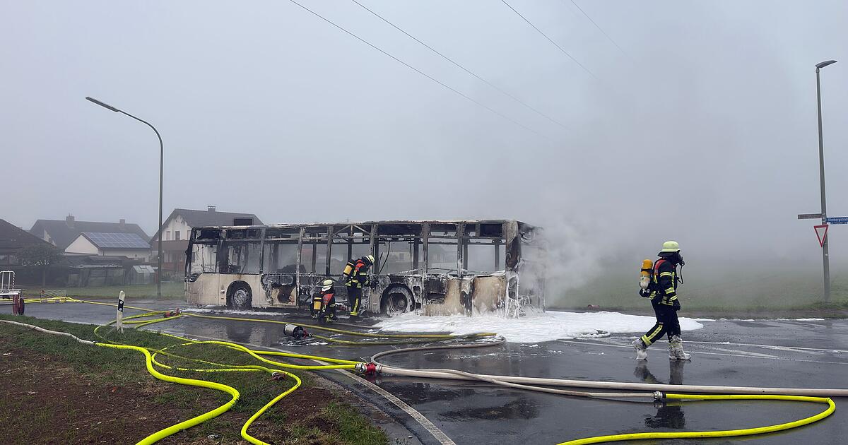 Bamberg district: Bus engulfed in flames - | over 30 schoolchildren inside