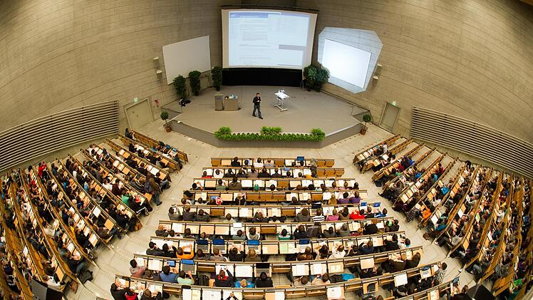 Die  FDP bringt Forchheim als Standort für ein Uni-Institut oder einen Lehrstuhl der neuen Universität in Nürnberg ins Spiel. Foto: Peter Kneffel/dpa