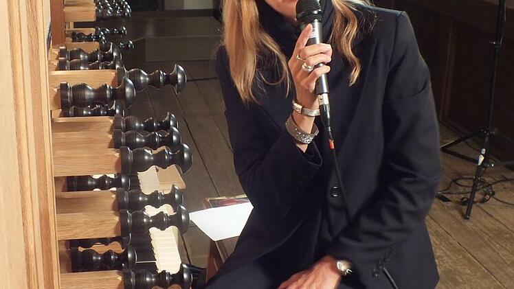 Barbara Dennerlein gab zwischen den Stücken Erläuterungen.  Foto: Manfred Welker