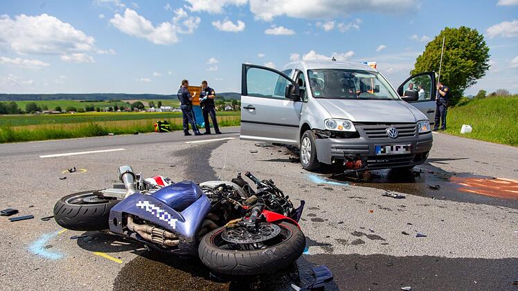 An Christi Himmelfahrt hat sich im Landkreis Coburg ein tödlicher Unfall ereignet, bei dem ein Motorradfahrer ums Leben kam. Foto: News5/Ittig