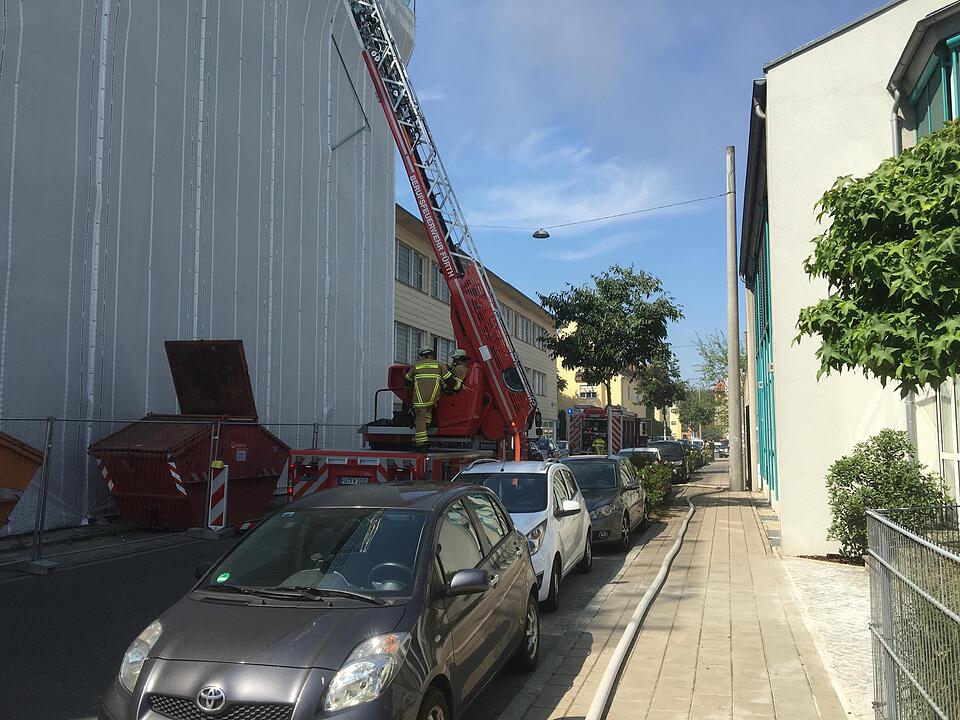 Fürth: Brand auf dem Dach des Landesamtes für Statistik