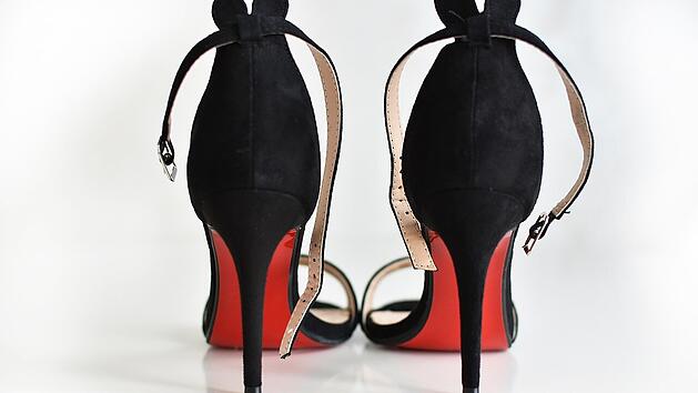 High Heels verstehen sich nicht mit Parkettböden.