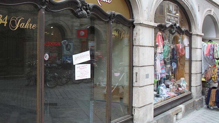 Leerstand ist ein seltenes Bild in der Bamberger Innenstadt. In diesem Fall in der Hauptwachstra&szlig;e ist der Grund, dass das Geb&auml;ude saniert werden muss.Jann Weckel