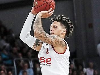 An seinem 30. Geburtstag bot Daniel Hackett eine starke Leistung. Der Italiener erzielte in Kaunas 17 Punkte, holte drei Rebounds und kam auf zwei Assists.Daniel Löb