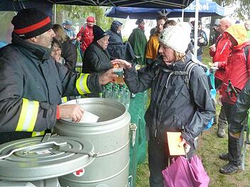 160 gemeldete Helfer, aber vermutlich noch viele Ehrenamtliche mehr  haben am Samstag dafür gesorgt, dass der Frankenwald Wandermarathon zu einem Erfolg wurde. - Foto: Berthold Köhler