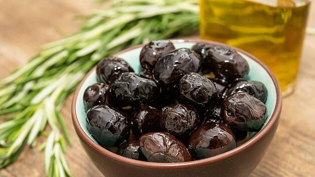 Oliven bei Rewe zur&uuml;ckgerufen: Bakterien k&ouml;nnen ungeborenes Kind t&ouml;ten