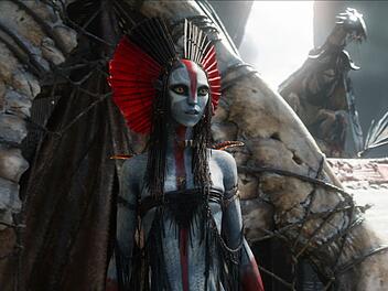 Mit "Avatar: Fire and Ash" führt James Cameron ein neues Volk in seine epische Pandora-Welt ein: das "Asche-Volk".