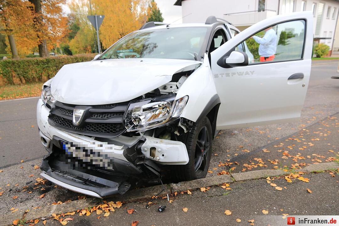 Rauhenebrach: Seat und Dacia kollidieren
