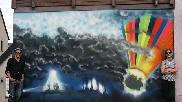 Der neue Nordhalbener Hotspot: Diana und Kai Deckelmann weihten ihn schon mal ein.  Maria Löffler