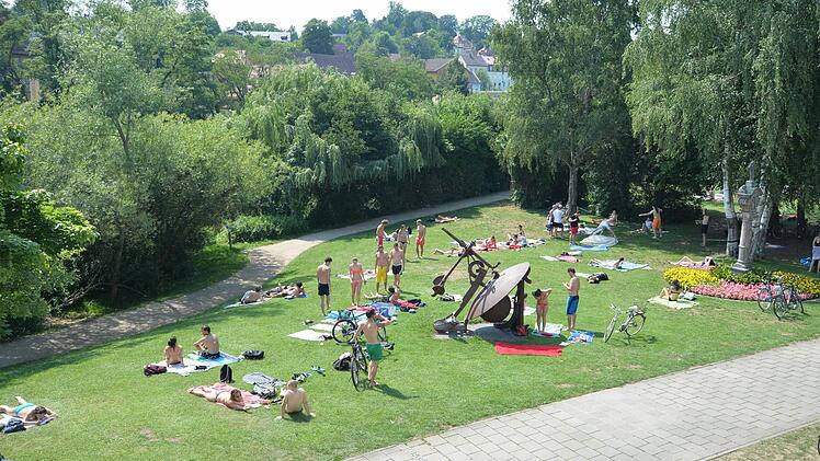 Freibadambiente am Schiffbauplatz neben der Konzerthalle