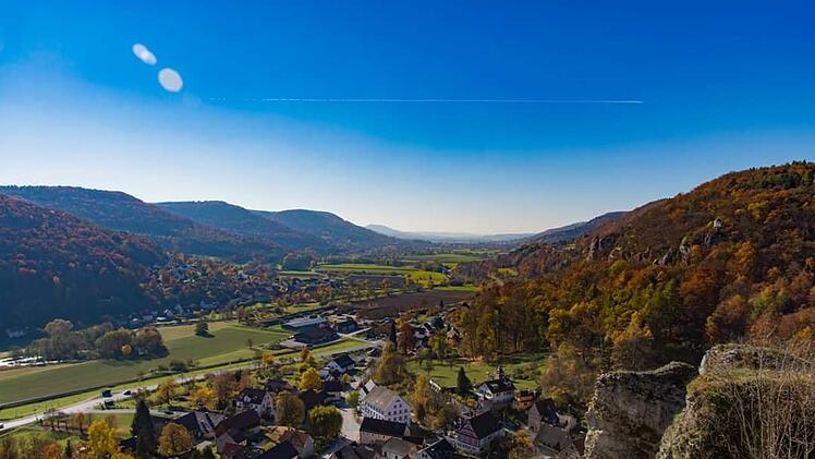 Der Streitberg ist nur einer von vielen sch&ouml;nen Orten in der Fr&auml;nkischen Schweiz. Foto: Matthias Brotkorb/infrankenpix