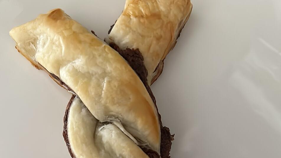 Leckerer Schokohase mit Nutella - schmeckt immer. Leckerer Schokohase mit Nutella - schmeckt immer.