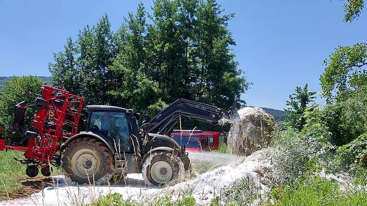 Pretzfeld: Anhänger in Brand geraten - 21-Jähriger entdeckt Feuer im Rückspiegel