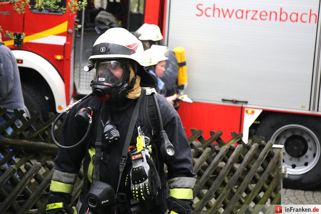 Blitz schlägt in Kirchturm ein und löst Feuerwehreinsatz aus