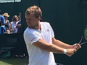 Kevin Krawietz trifft nach dem Achtelfinalsieg in Antalya heute auf den an Nummer 4 gesetzten Spanier Pablo Carreño Busta, der derzeit immerhin auf Position 11 der Einzel-Weltrangliste geführt wird.  Foto: Friso Gentsch/dpa