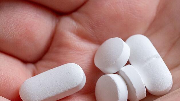 Auch im Sommer kann es sinnvoll sein, Vitamin D zu supplementieren. Wir erklären, woran das liegt.