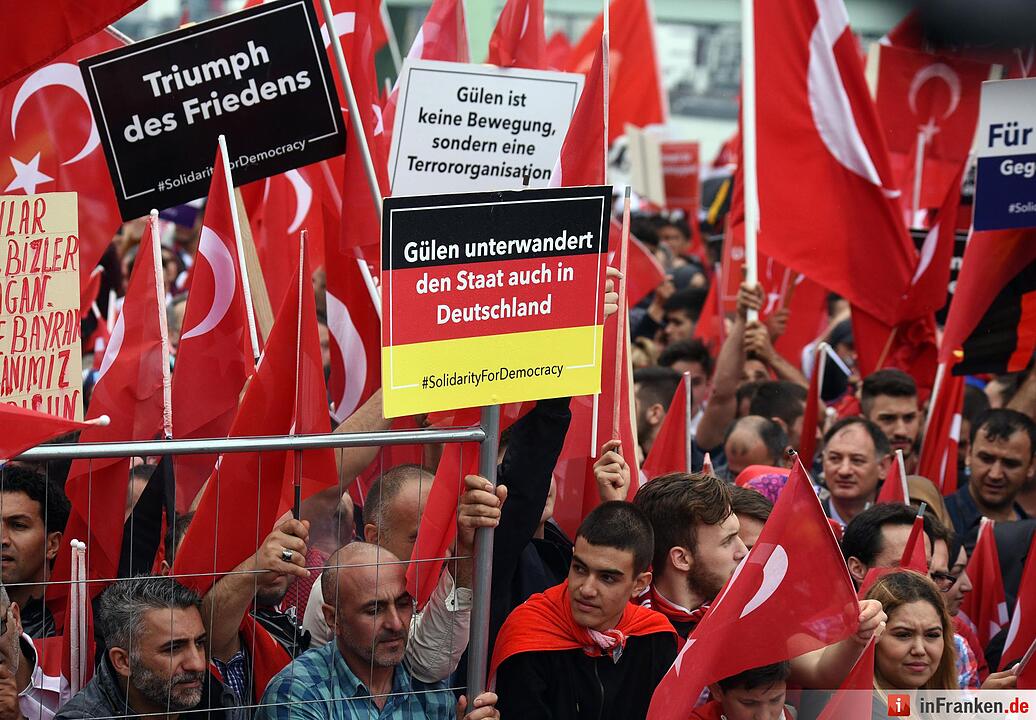 Demo von Erdogan-Anhängern in Köln