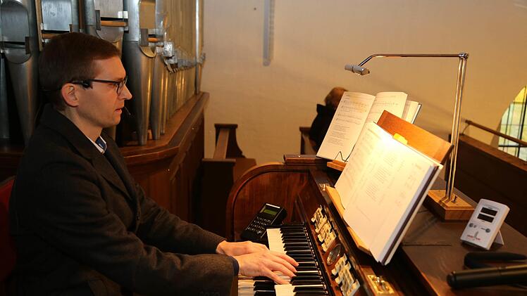 Markus Kraus an der Orgel Foto: Franz Galster