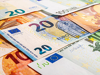 Blick nach Schweden: Das Rentensystem setzt auf klare Regeln und automatische Anpassungen – und gilt vielen als stabiler als das deutsche. Geld, Rente, Euro