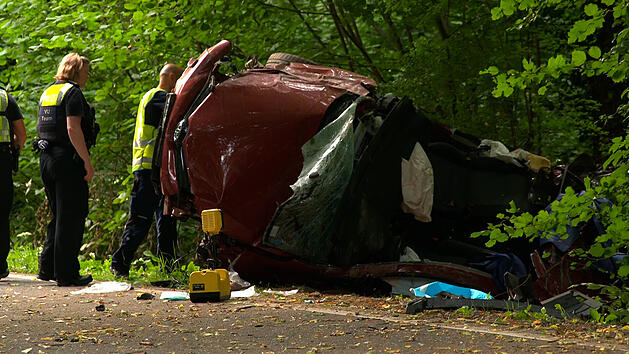 Vier junge Menschen sterben bei Autounfall