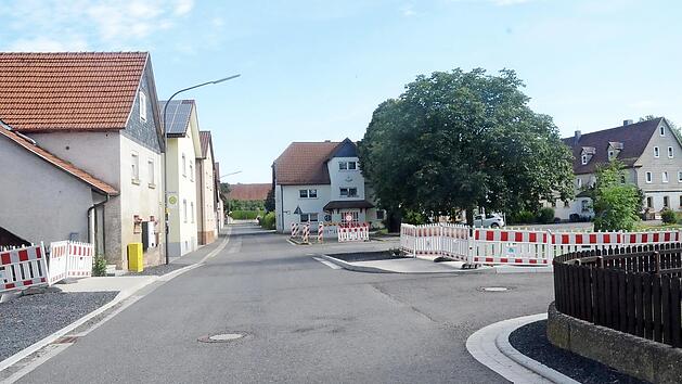 So stellt sich die Ortsmitte und Ortsdurchfahrt von Reitsch bis dato dar.