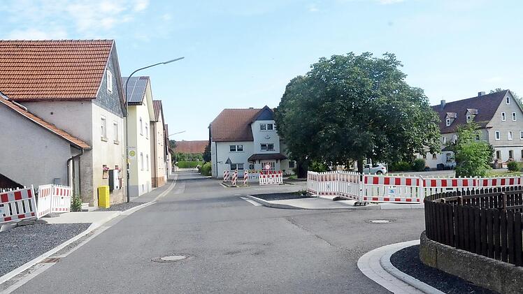 So stellt sich die Ortsmitte und Ortsdurchfahrt von Reitsch bis dato dar.