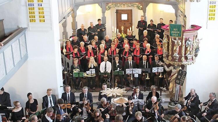 Zum letzten Auftritt formierte sich der Belcanto-Chor in der Matthäuskirche in Gestungshausen. Foto: Cindy Dötschel