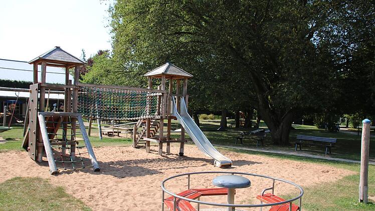 Eindrücke vom Spielplatz im Bad Brückenauer Schlosspark. Foto: Ralf Ruppert