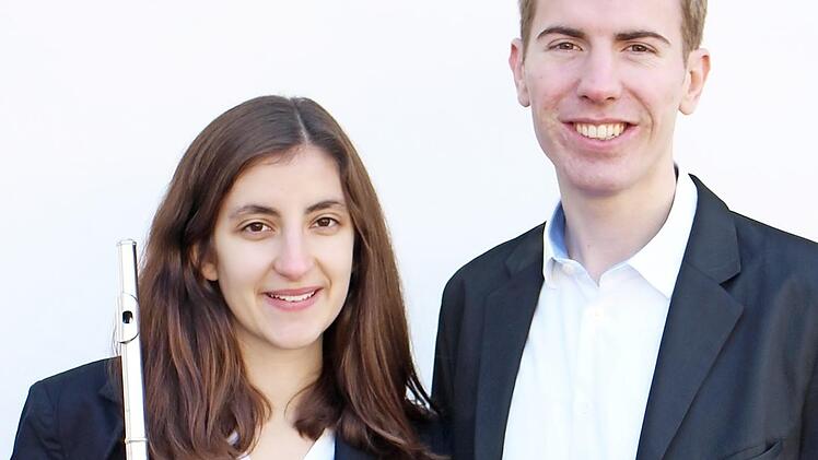 Flöte meets Piano: Erik Konietzko und Lena Schmid begeben sich am 16. März in der Alten Schule in Loffeld auf eine musikalische Zeitreise vom Barock bis in die Moderne.  Foto: Alicia Vetter