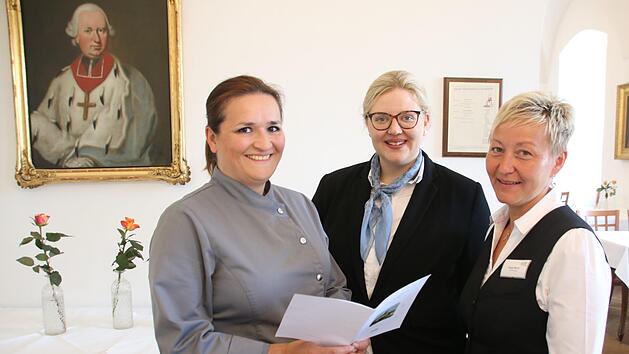 Kristina Franzke, Lisa Lulei und Sonja Bauer (von links) bilden das F&uuml;hrungstrio in Banz. Alle drei Frauen d&uuml;rfen Lehrlinge eigenverantwortlich in ihren Fachbereichen ausbilden.Matthias Einwag