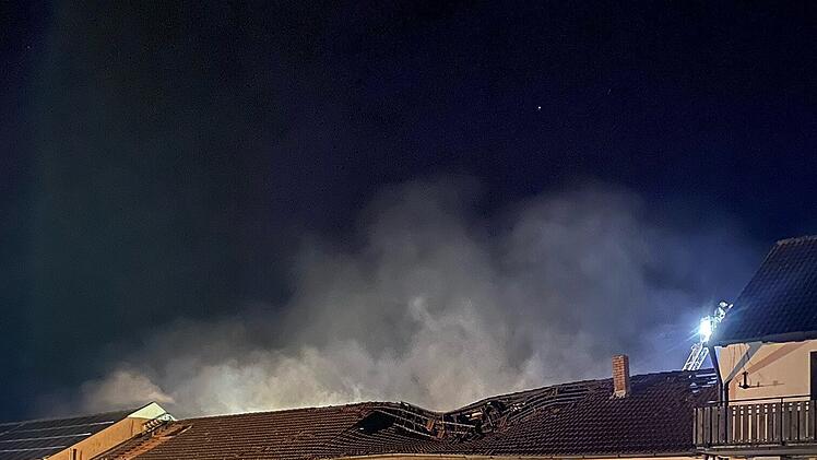 Oberhaid: Frisch renoviertes Sportheim fällt Flammen zum Opfer - nach zwei Jahren Arbeit und viel Herzblut