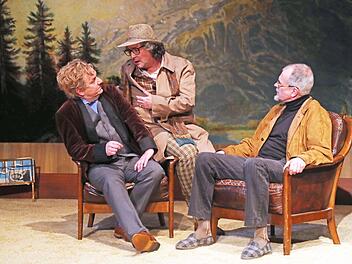 Wer hat denn nun die Theaterwahrheit mit dem Löffel gefressen? Von links Niklaus Scheibli, Stephan Mertl und Thomas Straus.  Foto: Henning Rosenbusch