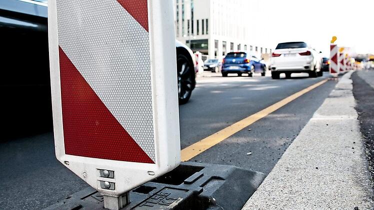 Verfahrene Lebenszeit: Bauleute verbringen oft mehrere Stunden t&auml;glich im Auto, um zur Arbeit zu kommen - meist unbezahlt. Foto: privat
