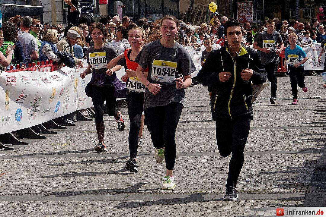 Weltkulturerbelauf 2017 in Bamberg: Der Zieleinlauf am Maxplatz