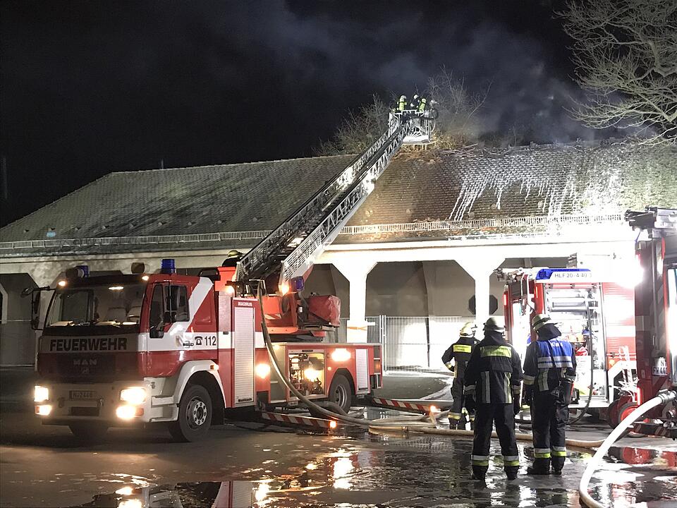 Nürnberg: Brand in Grundschule - Brandstiftung?