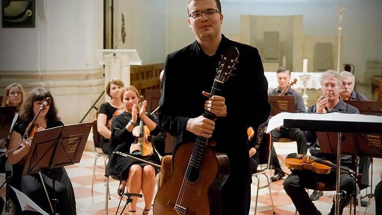 Srdjan Bulat bestreitet bei den 20. Bamberger Gitarrentagen das Eröffnungskonzert. Foto: pr