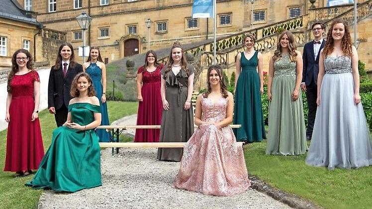 Die Besten vom Albertinum: Chiara Alex, Hannah Müller, Paula Schuchardt, Wolfram Merger, Tim Pfister, Pia Schäffner, Lilly Höhn, Marie Sennefelder, Hanna Keil, Enni Bieling, Elena Knoch. Foto: Albertinum