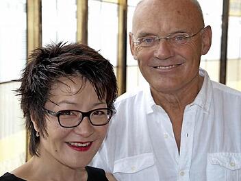 Mit einem Duoabend kehrt der Cellist Michael Hußla am Montag zurück in seine Heimatstadt Coburg. Gemeinsam mit der Pianistin Tomoko Takahashi gestaltet er im Riesensaal von Schloss Ehrenburg den Saisonauftakt bei der "Gesellschaft der Musikfreunde". Foto: PR