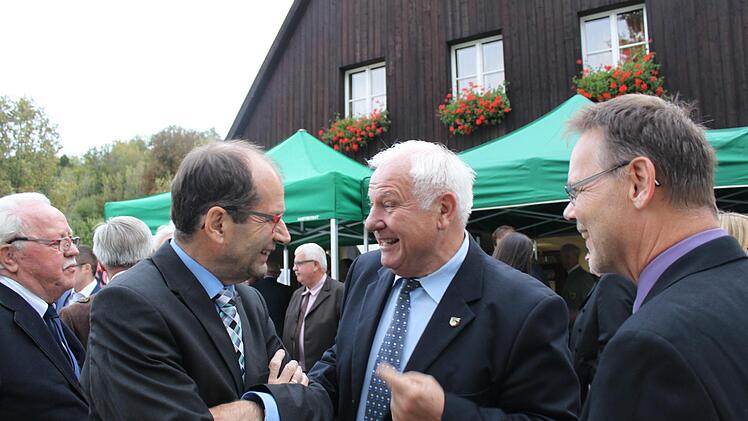 Bischbergs Bürgermeister Johann Pfister (CSU) unterhielt die Gäste. Foto: Carmen Schwind