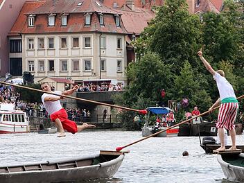 Das Fischerstechen am Sonntag auf der Sandkerwa