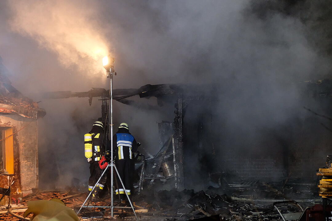 Nürnberger Gaststätte geht in Flammen auf: Anwohner evakuiert