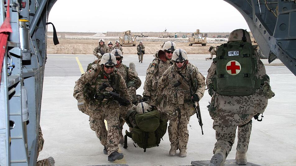 Durch Sprengfalle Schwer Verletzt Ein Soldat Aus Hammelburg Uber Seinen Lebensgefahrlichen Einsatz In Afghanistan