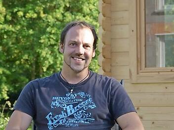 Matthias Hein vor seinem HausFoto: Björn Hein