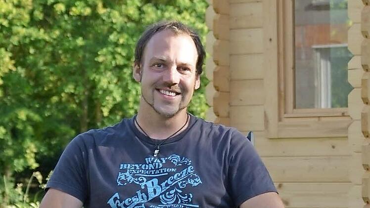 Matthias Hein vor seinem HausFoto: Björn Hein