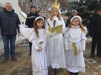 Sophie Theresa Wolf liest den Prolog. Foto: Thomas Weichert